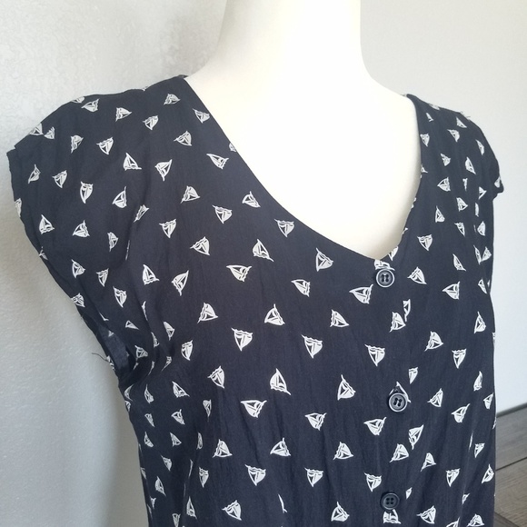 ⛵Forever 21 Nautical Print Short Sleeve Top - Picture 4 of 6